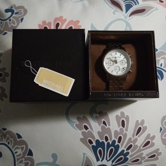 Michael Kors Watch Silver - Picture 1 of 5